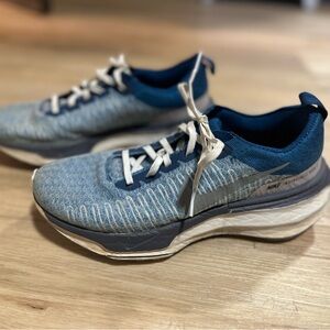 Nike Men's Blue and White Athletic Shoes